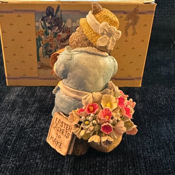 The Easter Bunny Family "Momma Making Basket" by United Design - Picture 3 of 10